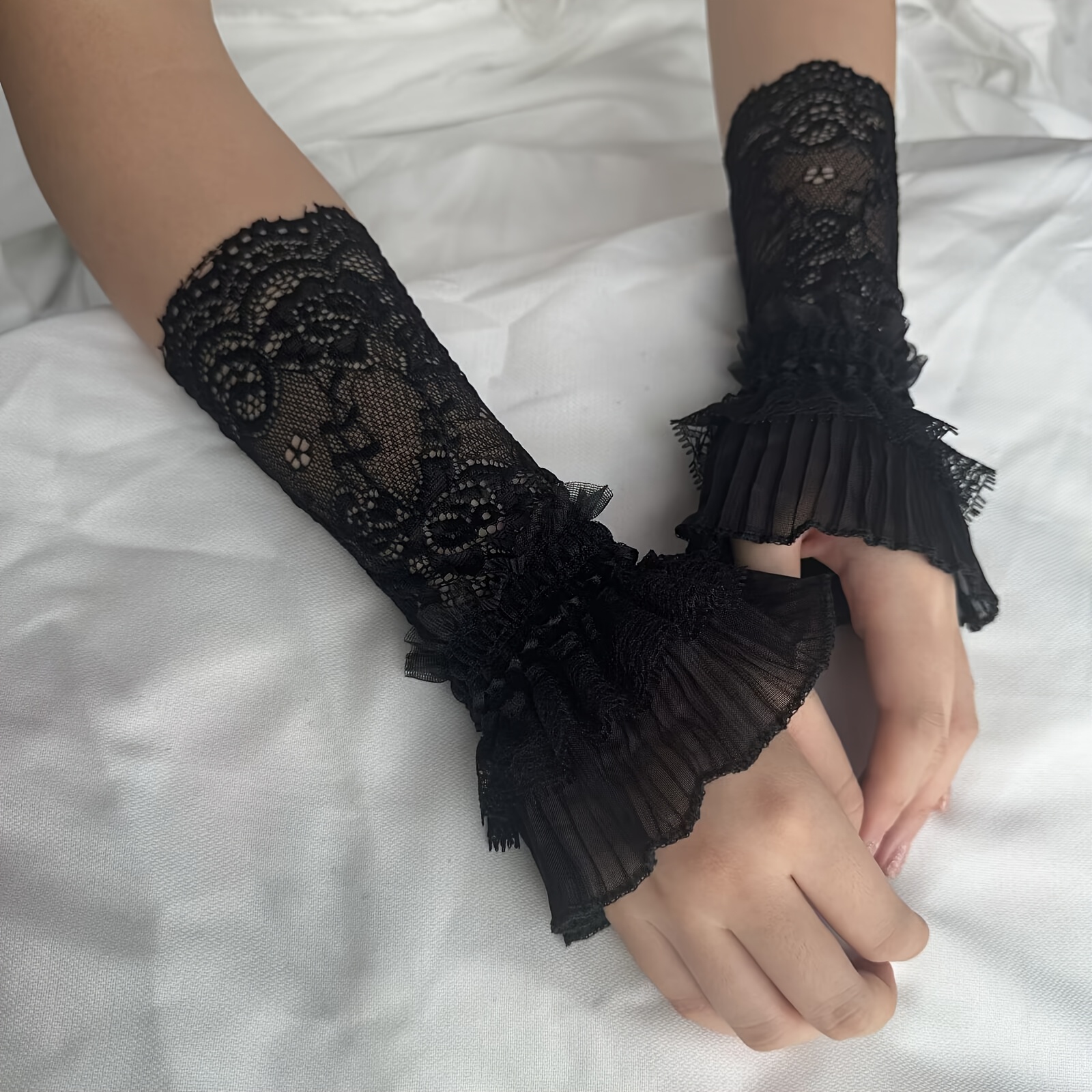 Lace Hollow Wrist Covers Trump - Men Accessories For Wrist ulasan dan harga