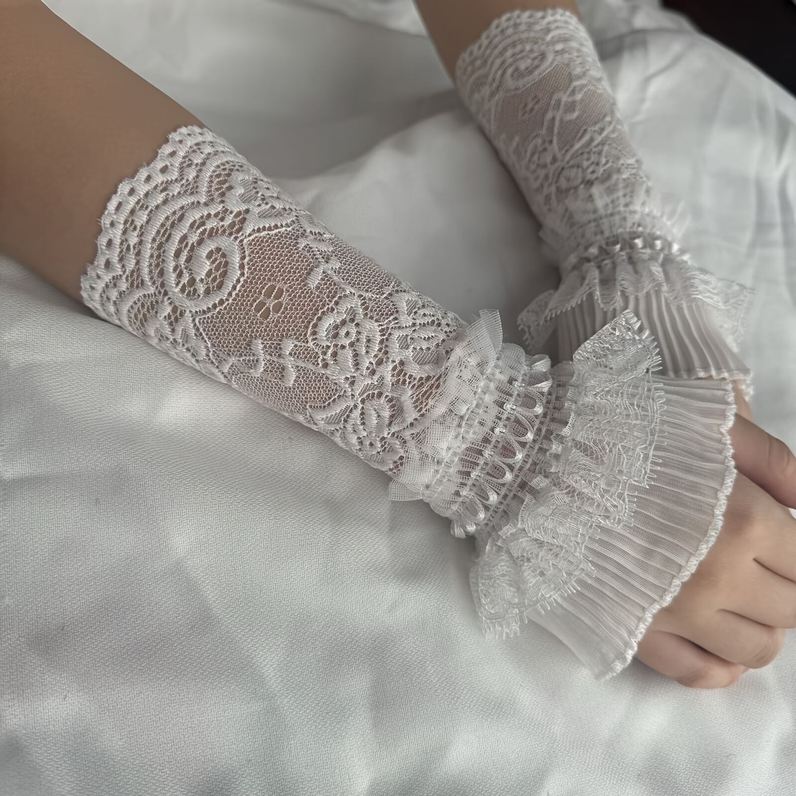 Lace Hollow Wrist Covers Trump - Men Accessories For Wrist ulasan dan harga